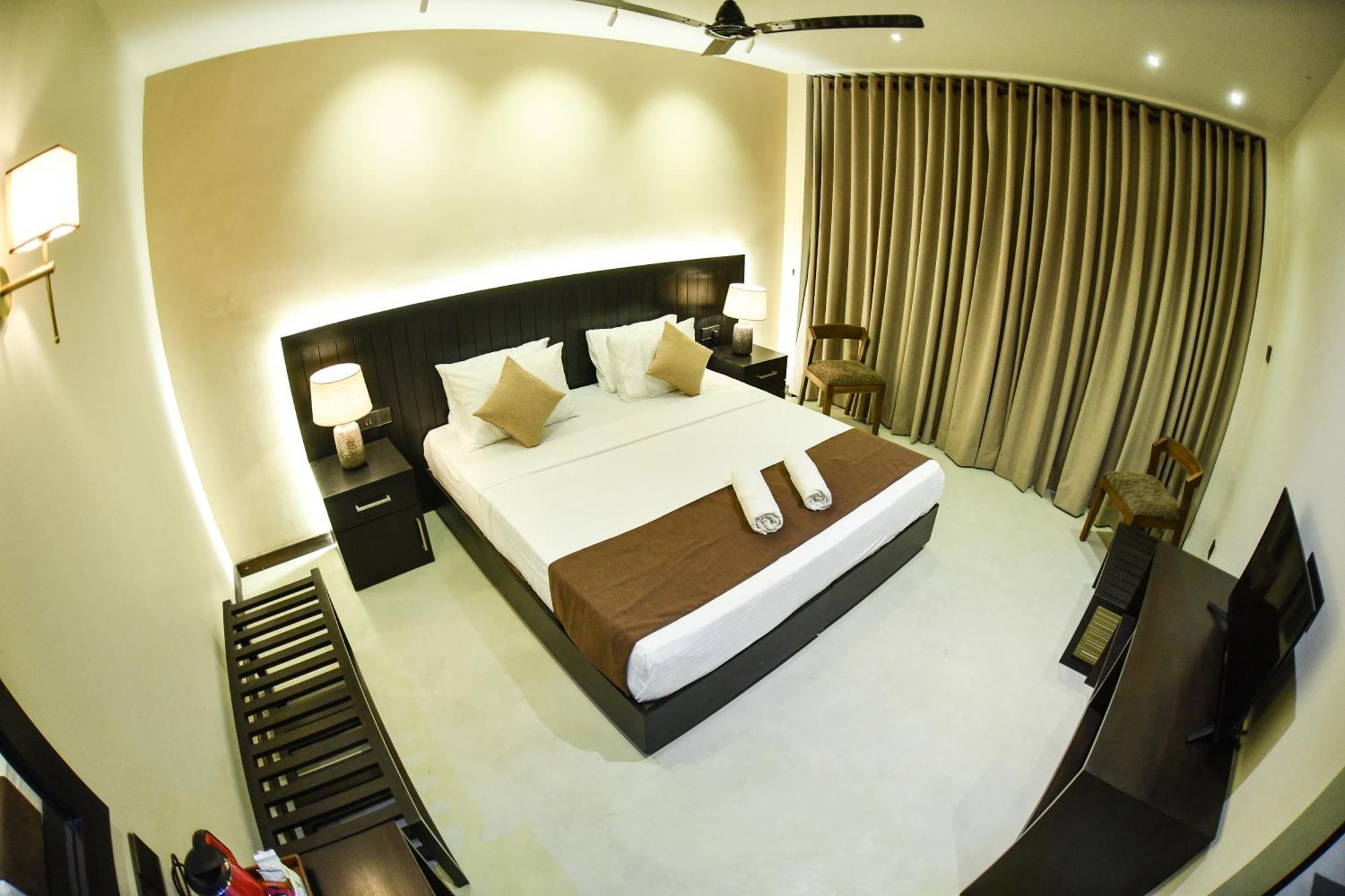 Hiriketiya Beach Resort Диквела Екстериор снимка