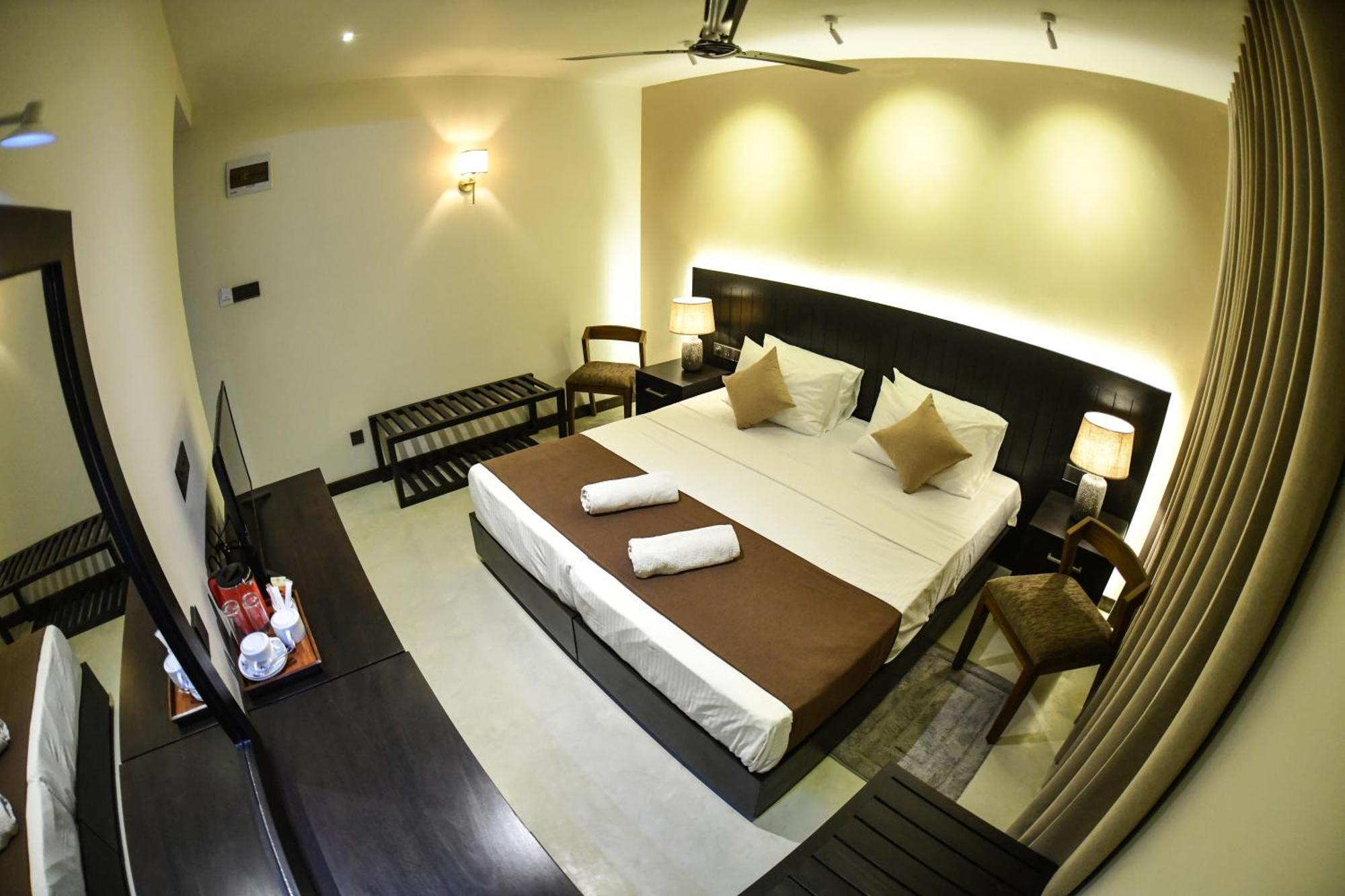 Hiriketiya Beach Resort Диквела Екстериор снимка