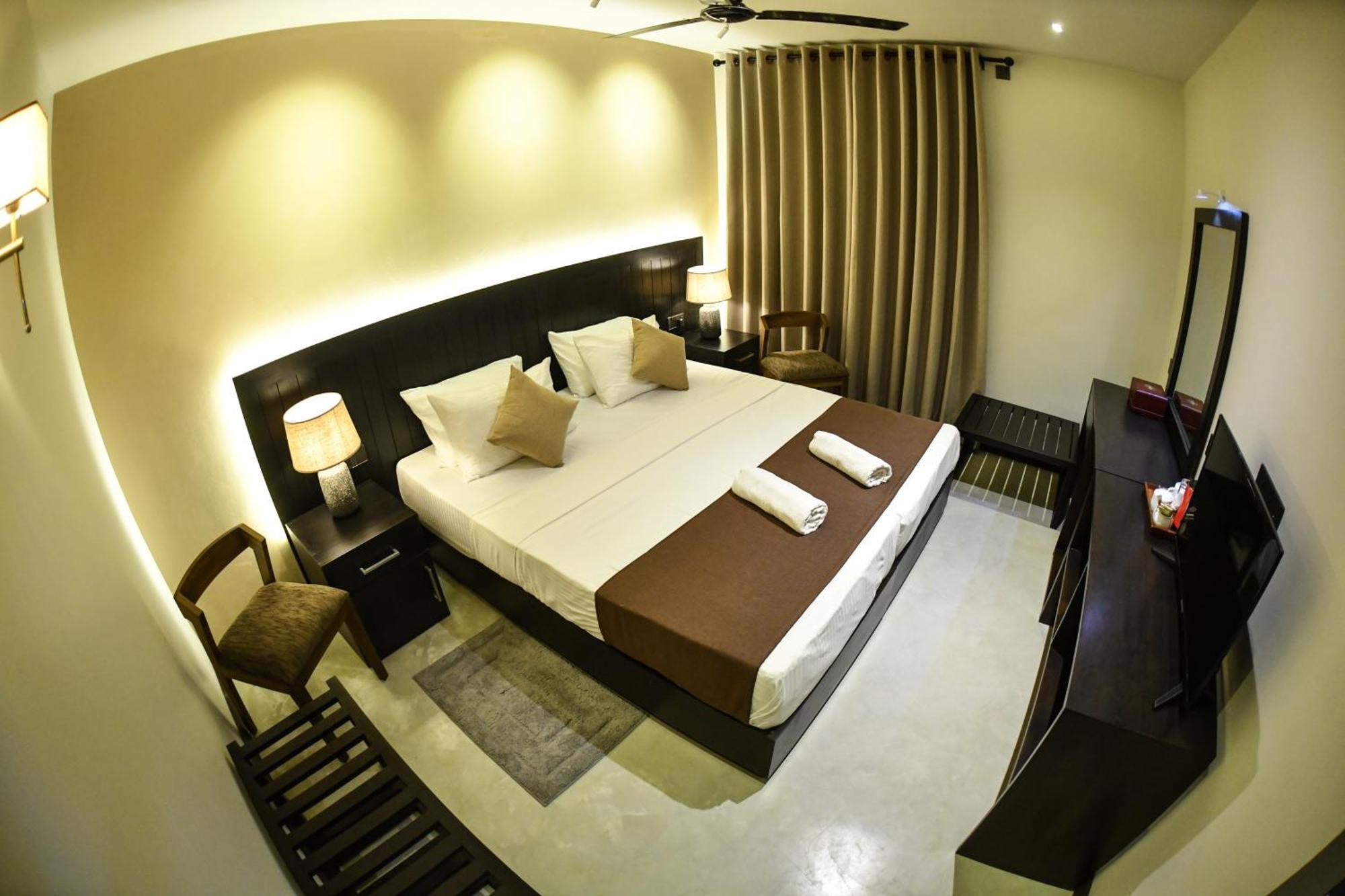 Hiriketiya Beach Resort Диквела Екстериор снимка