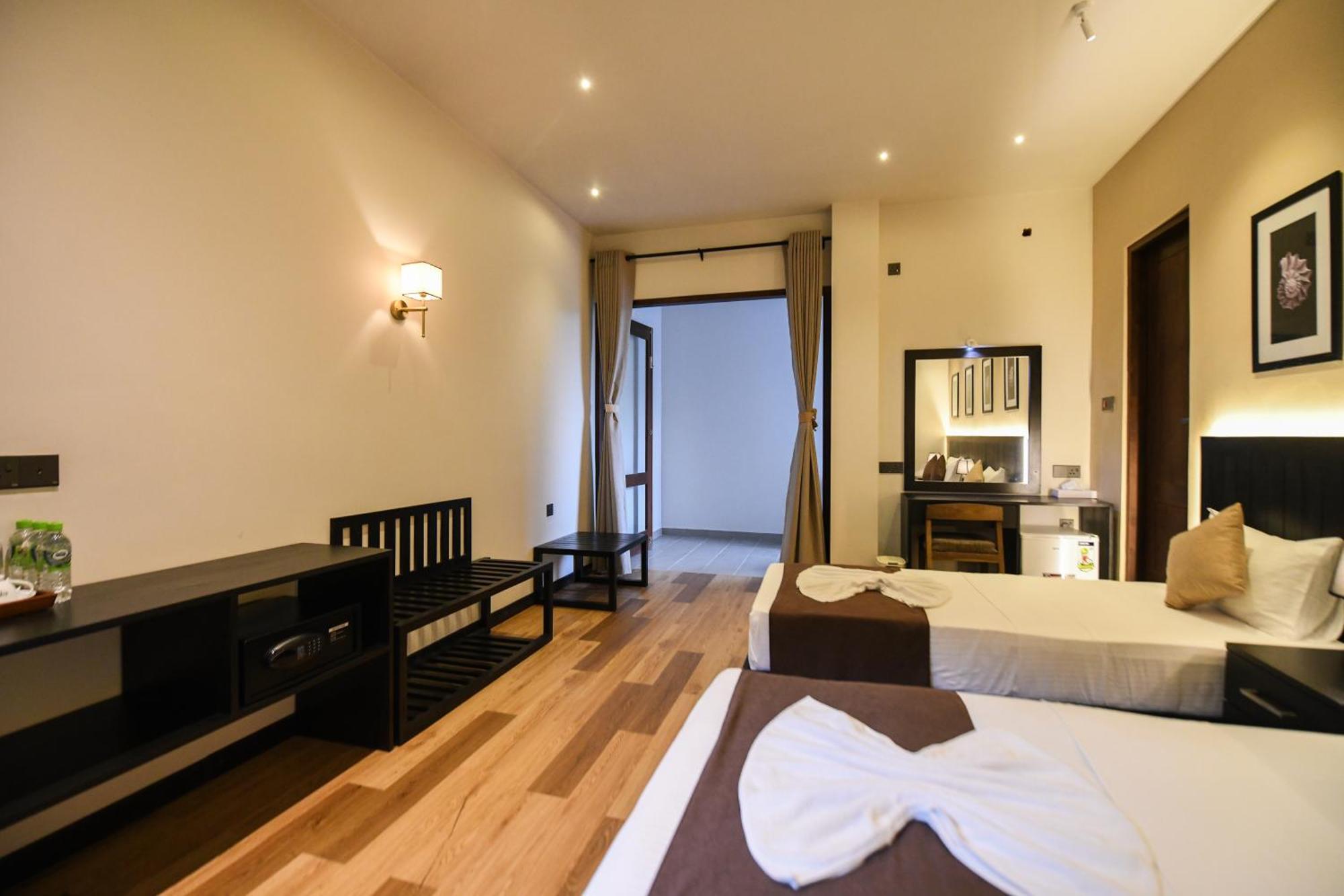 Hiriketiya Beach Resort Диквела Екстериор снимка